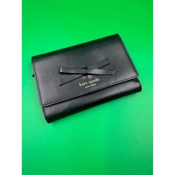 Kate Spade Black Wallet with cute little bow on the front - Picture 1 of 7